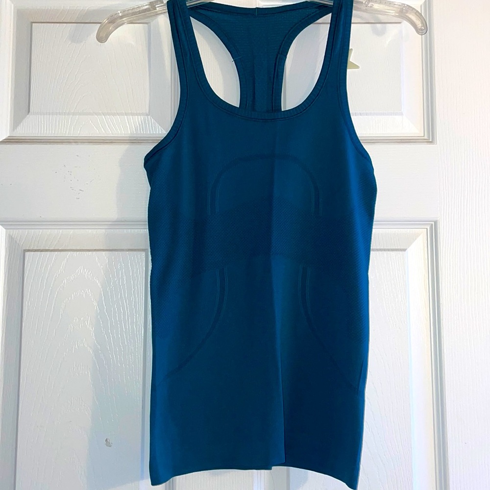 Lululemon Swiftly Tech Racerback Tank. Size 4